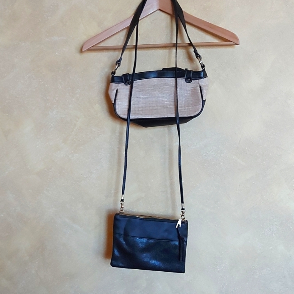 2 purses for sale 🌴